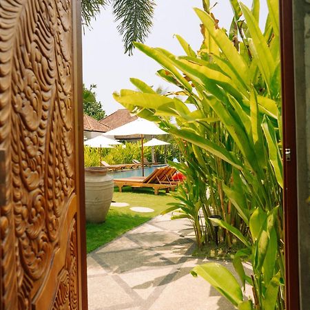 Nomada Villas Kuta  Exterior photo