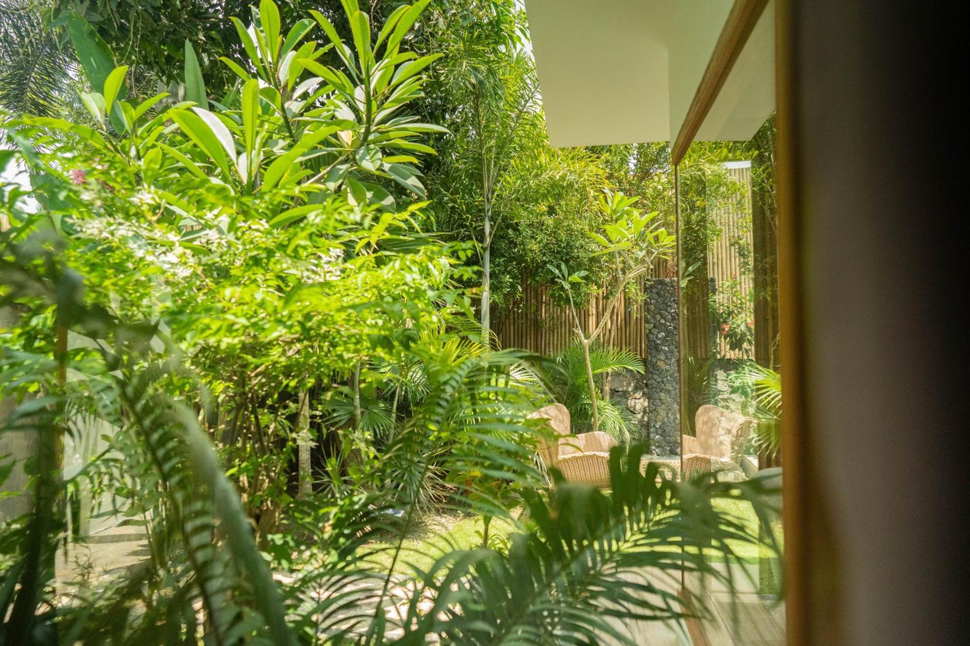 Nomada Villas Kuta  Exterior photo