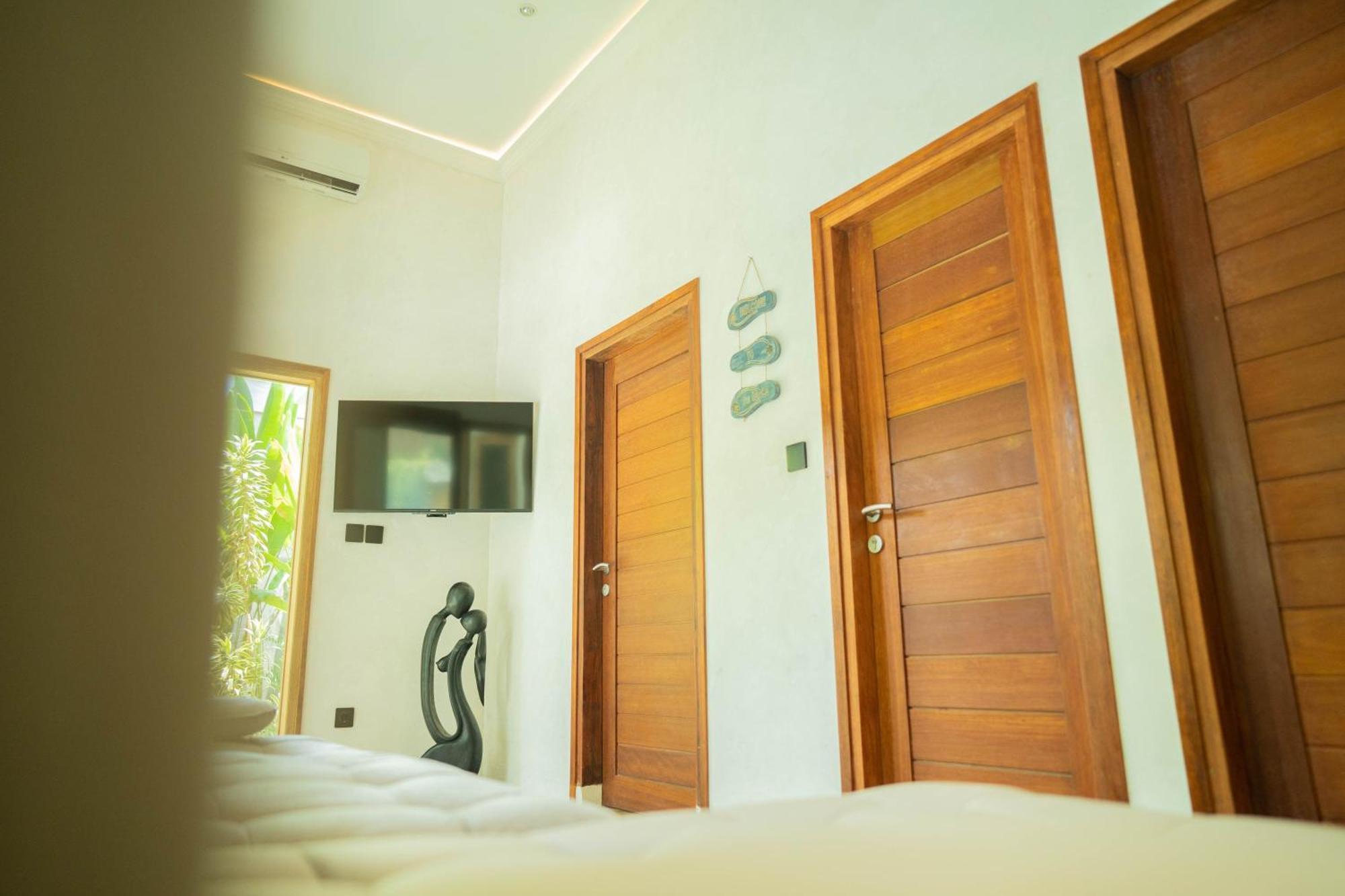 Nomada Villas Kuta  Exterior photo