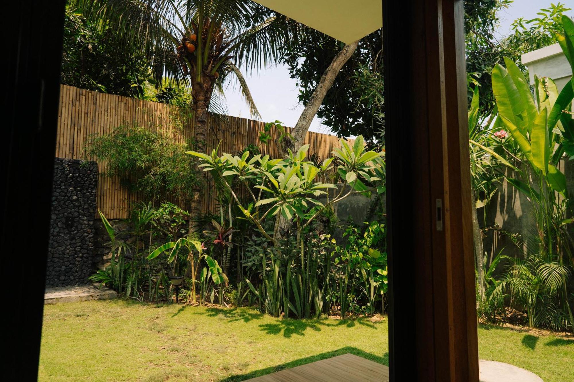 Nomada Villas Kuta  Exterior photo